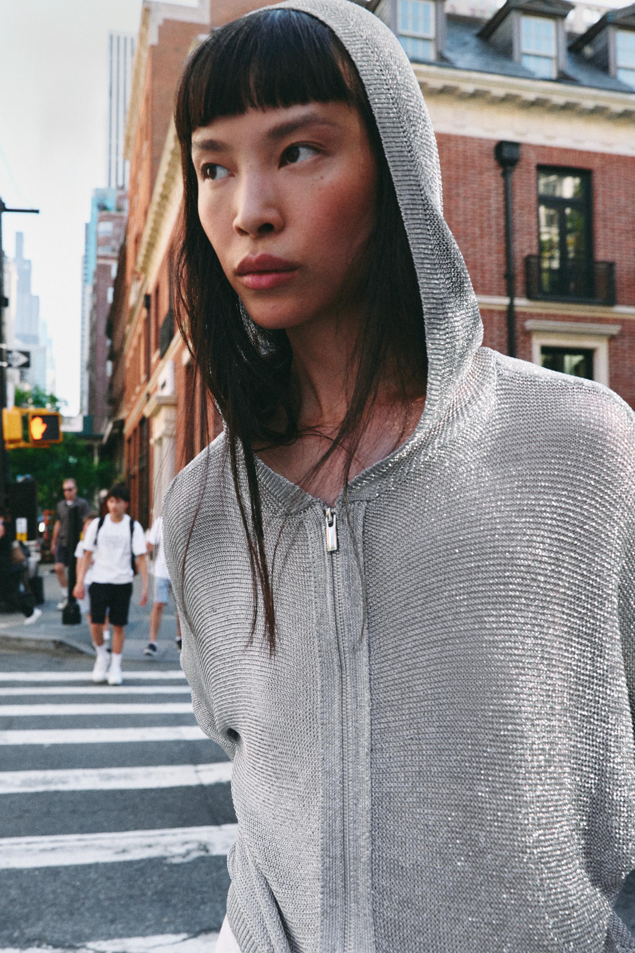 METALLIC YARN HOODIE